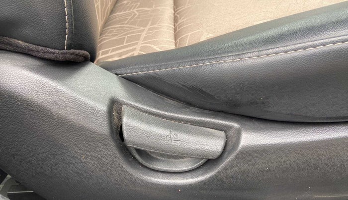 2018 Hyundai Grand i10 MAGNA 1.2 KAPPA VTVT, Petrol, Manual, 66,446 km, Driver Side Adjustment Panel