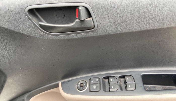 2018 Hyundai Grand i10 MAGNA 1.2 KAPPA VTVT, Petrol, Manual, 66,446 km, Driver Side Door Panels Control