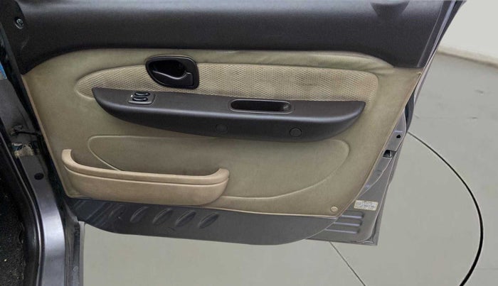 2013 Hyundai Santro Xing GLS, Petrol, Manual, 59,939 km, Driver Side Door Panels Control