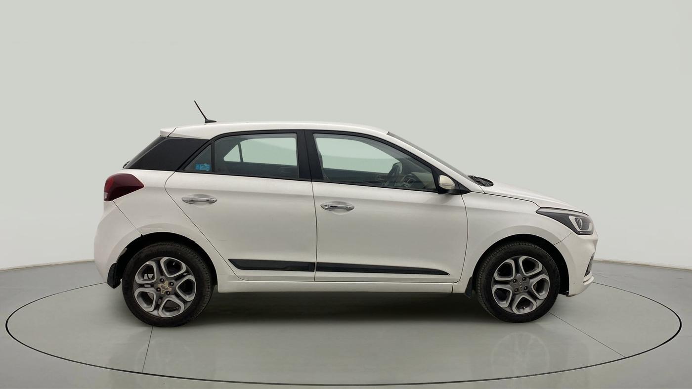 2018 Hyundai Elite i20 ASTA 1.4 CRDI (O), Diesel, Manual, 1,15,435 km, Right Side View
