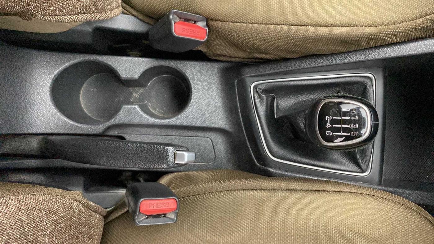 2018 Hyundai Elite i20 ASTA 1.4 CRDI (O), Diesel, Manual, 1,15,435 km, Gear Lever