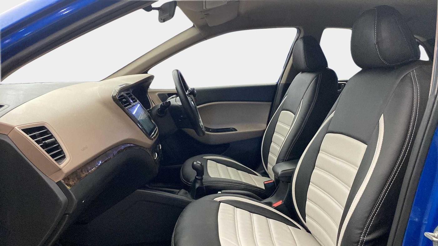 2018 Hyundai Elite i20 SPORTZ 1.2, Petrol, Manual, 49,587 km, Right Side Front Door Cabin