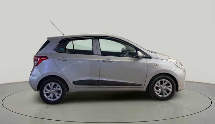 2017 Hyundai Grand i10 MAGNA 1.2 KAPPA VTVT, Petrol, Manual, 45,515 km, Right Side View
