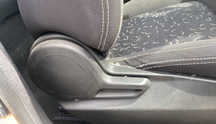 2022 Tata Tiago XT CNG, CNG, Manual, 37,334 km, Driver Side Adjustment Panel