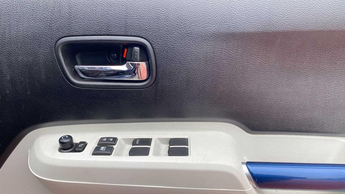 2022 Maruti IGNIS ZETA 1.2, Petrol, Manual, 4,986 km, Driver Side Door Panels Control