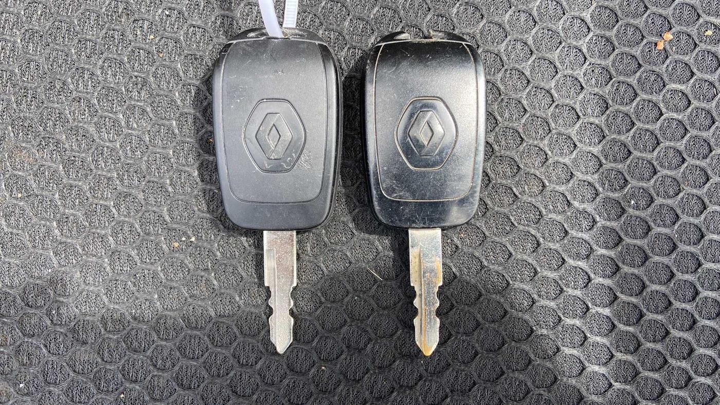 2016 Renault Kwid RXL, Petrol, Manual, 29,813 km, Key Close Up