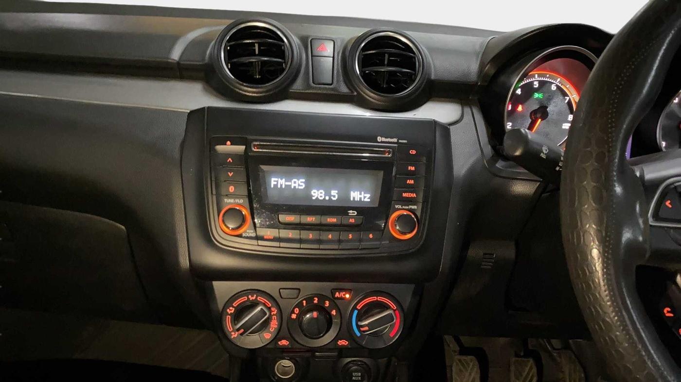 2020 Maruti Swift VXI, Petrol, Manual, 31,991 km, Air Conditioner
