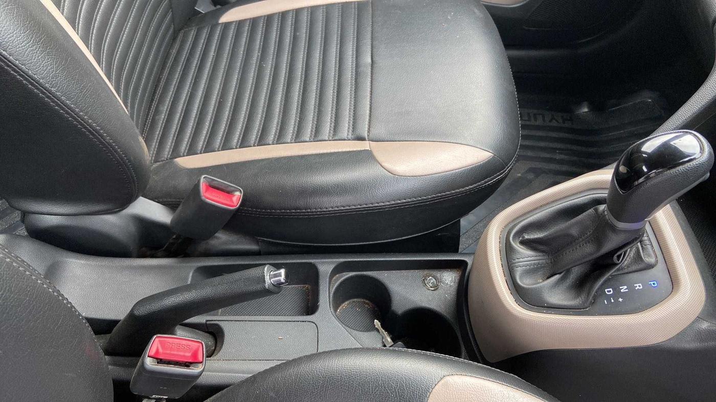 2017 Hyundai Grand i10 SPORTZ (O) AT 1.2 KAPPA VTVT, Petrol, Automatic, 88,596 km, Gear Lever