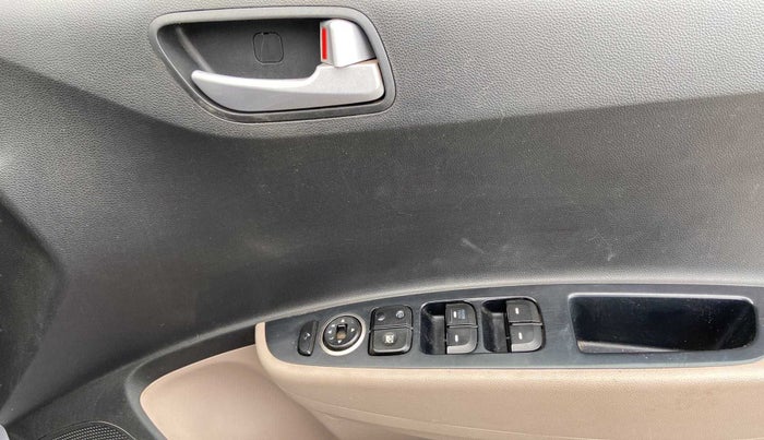 2017 Hyundai Grand i10 SPORTZ (O) AT 1.2 KAPPA VTVT, Petrol, Automatic, 88,596 km, Driver Side Door Panels Control