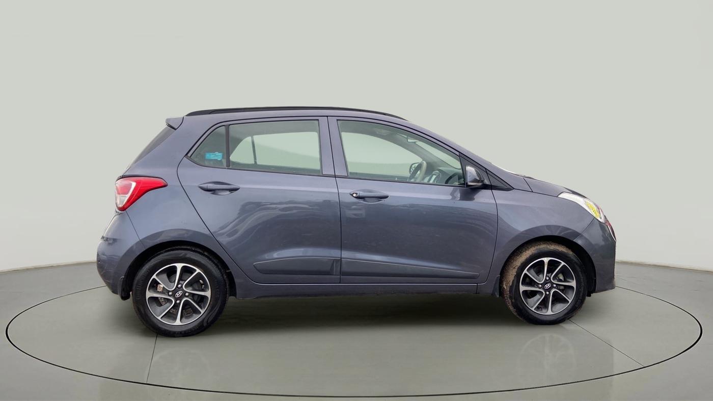 2017 Hyundai Grand i10 SPORTZ (O) AT 1.2 KAPPA VTVT, Petrol, Automatic, 88,596 km, Right Side View