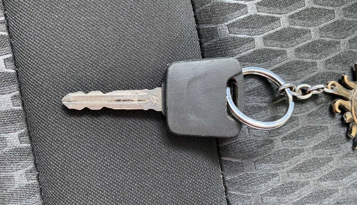 2024 Nissan MAGNITE XE, Petrol, Manual, 11,067 km, Key Close Up