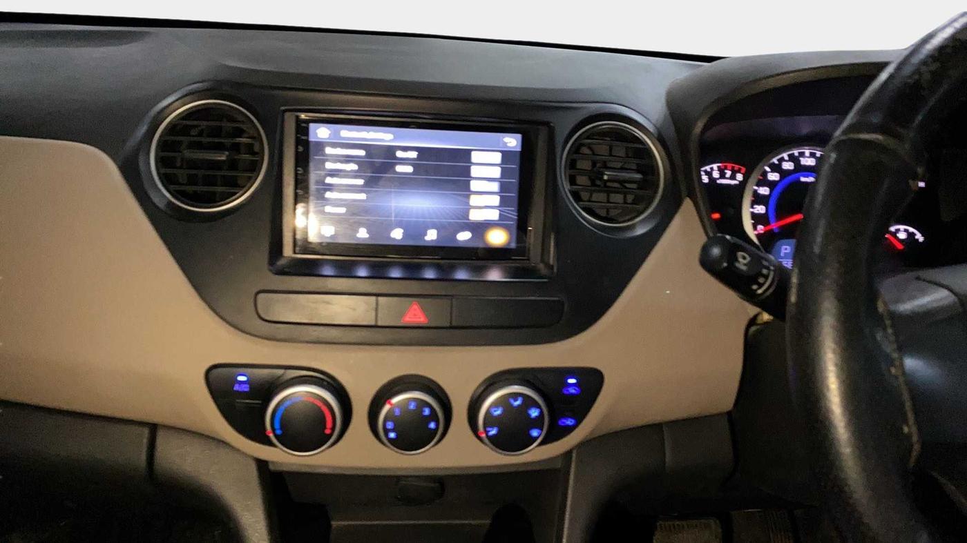 2017 Hyundai Grand i10 MAGNA AT 1.2 KAPPA VTVT, Petrol, Automatic, 66,369 km, Air Conditioner
