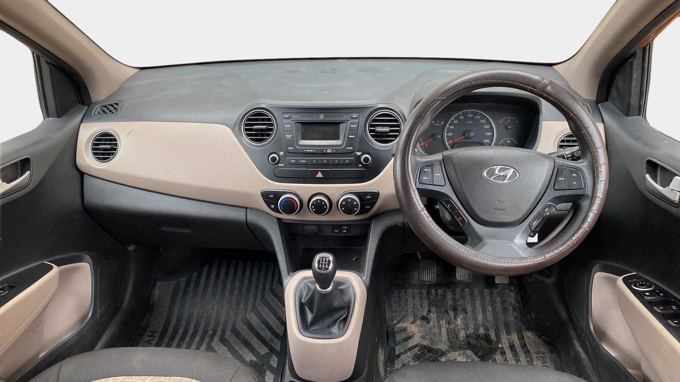 2016 Hyundai Grand i10 SPORTZ 1.2 KAPPA VTVT, Petrol, Manual, 44,692 km, Dashboard