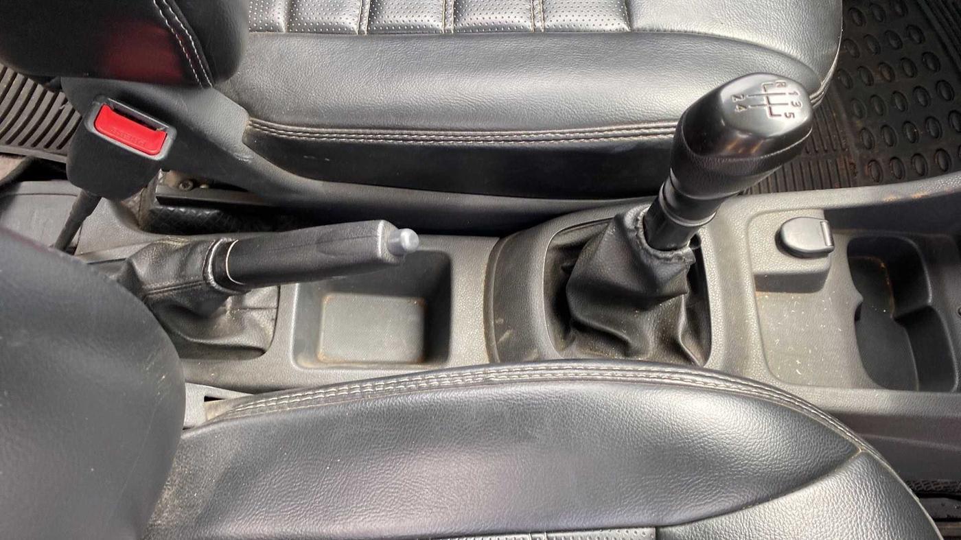 2016 Renault Kwid RXT 1.0, Petrol, Manual, 55,180 km, Gear Lever