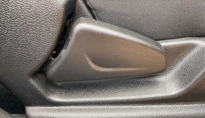 2017 Renault Kwid CLIMBER 1.0 AMT, Petrol, Automatic, 16,333 km, Driver Side Adjustment Panel