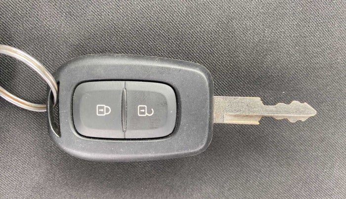 2017 Renault Kwid CLIMBER 1.0 AMT, Petrol, Automatic, 16,333 km, Key Close Up