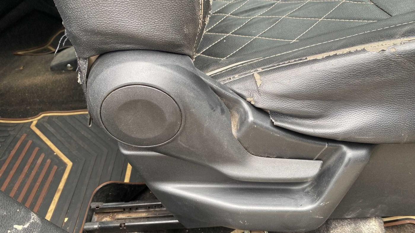 2019 Maruti New Wagon-R LXI CNG 1.0, CNG, Manual, 63,595 km, Driver Side Adjustment Panel
