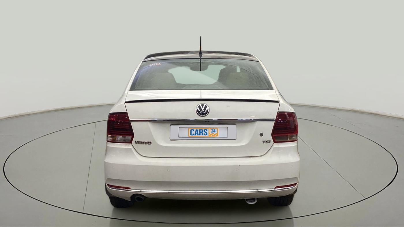 2018 Volkswagen Vento HIGHLINE PLUS 1.2 AT 16 ALLOY, Petrol, Automatic, 1,06,608 km, Back/Rear