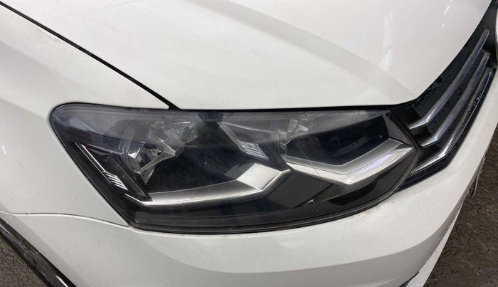 2018 Volkswagen Vento HIGHLINE PLUS 1.2 AT 16 ALLOY, Petrol, Automatic, 1,06,608 km, Right headlight - Minor scratches