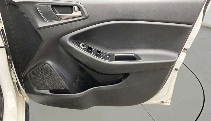 2015 Hyundai i20 Active 1.2 S, Petrol, Manual, 64,487 km, Driver Side Door Panels Control