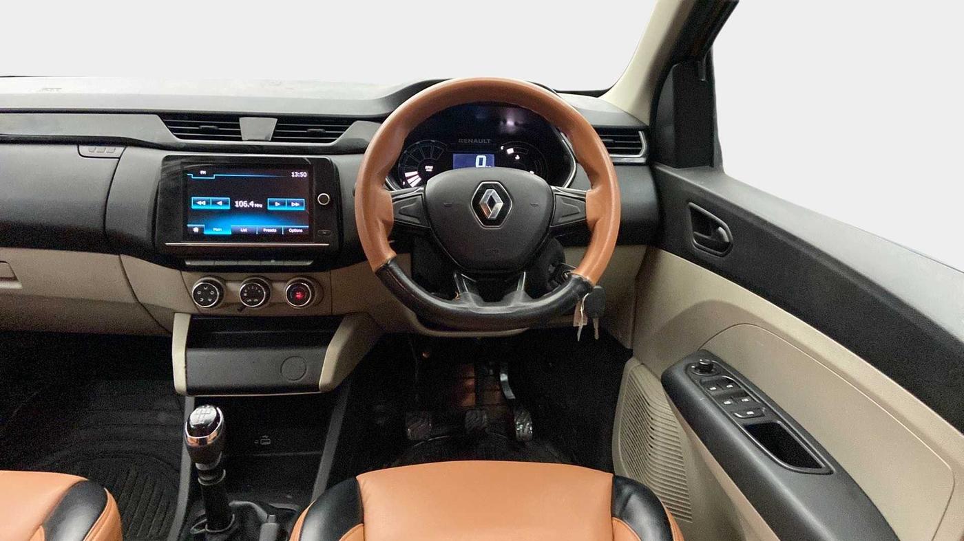 2019 Renault TRIBER RXT, Petrol, Manual, 49,290 km, Steering Wheel Close Up