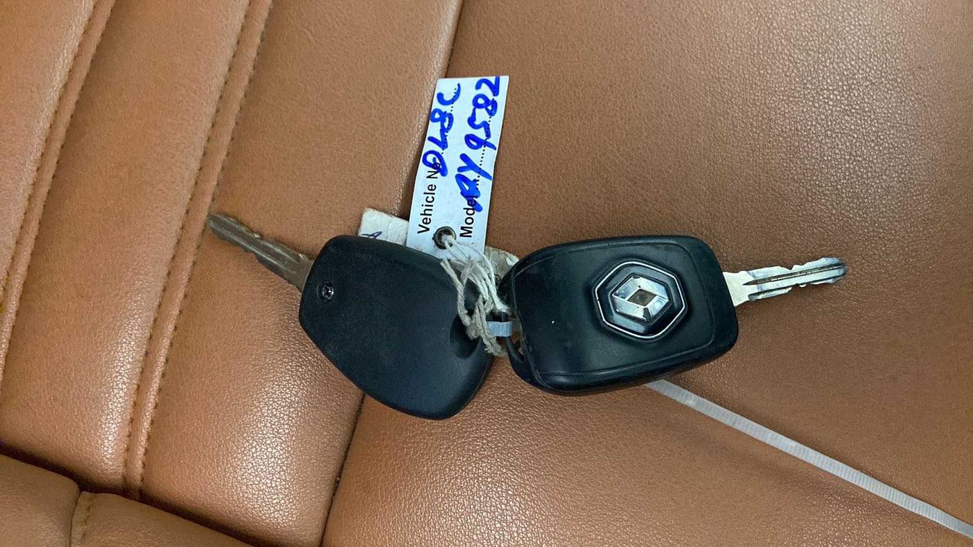 2019 Renault TRIBER RXT, Petrol, Manual, 49,290 km, Key Close Up