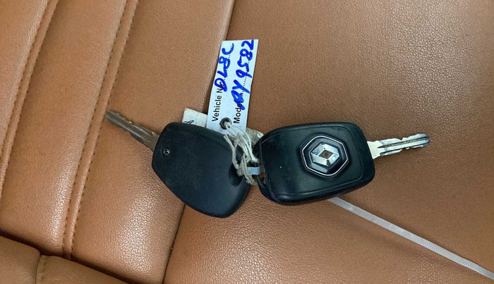 2019 Renault TRIBER RXT, Petrol, Manual, 49,290 km, Key Close Up