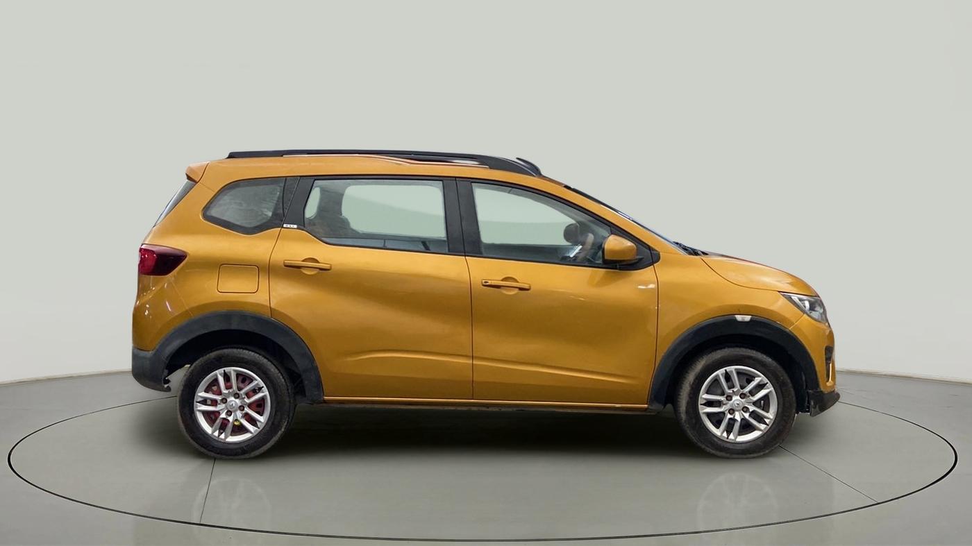 2019 Renault TRIBER RXT, Petrol, Manual, 49,290 km, Right Side View