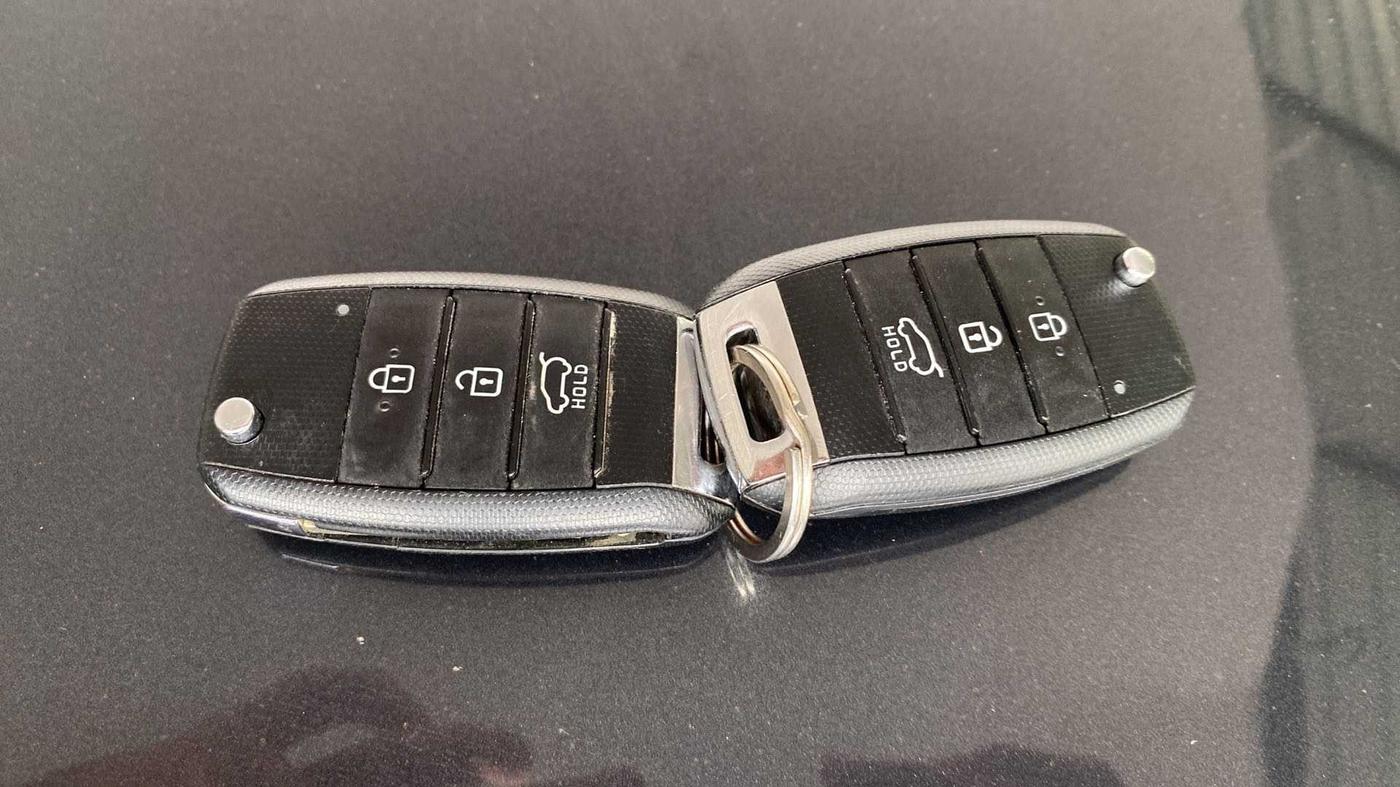 2022 KIA SONET HTK PLUS 1.2, Petrol, Manual, 26,871 km, Key Close Up