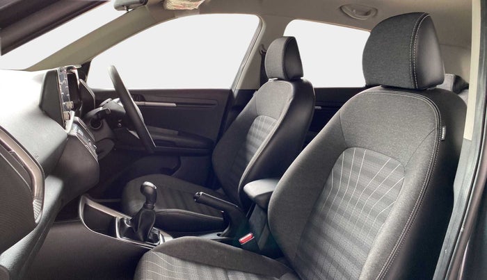 2022 KIA SONET HTK PLUS 1.2, Petrol, Manual, 26,871 km, Right Side Front Door Cabin