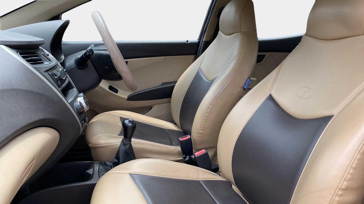 2018 Hyundai Eon ERA +, Petrol, Manual, 82,830 km, Right Side Front Door Cabin