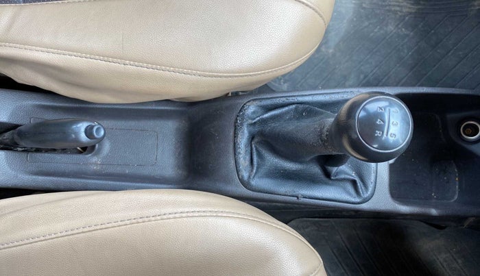 2018 Hyundai Eon ERA +, Petrol, Manual, 82,830 km, Gear Lever