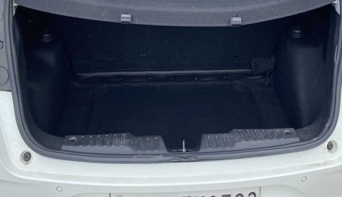 2021 Tata ALTROZ XZ PETROL, Petrol, Manual, 17,387 km, Boot Inside