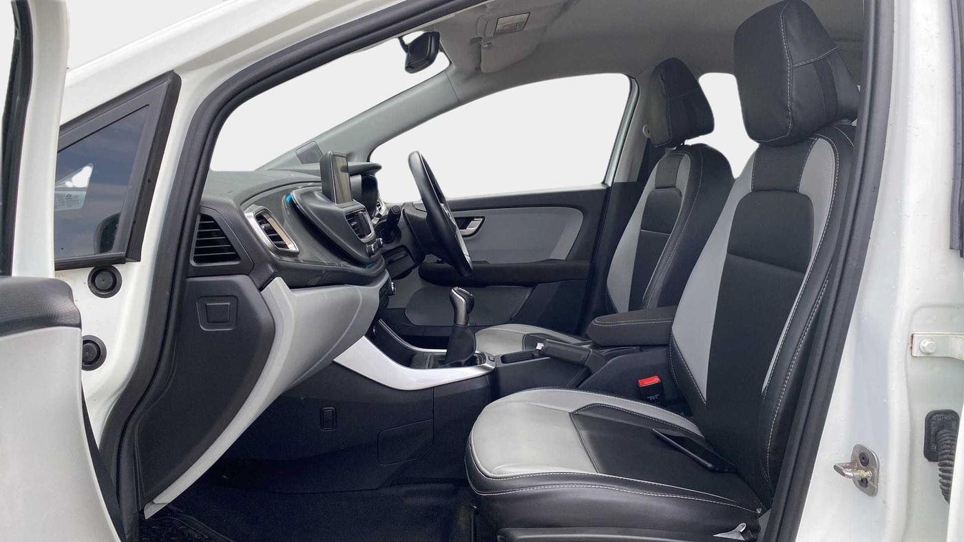 2021 Tata ALTROZ XZ PETROL, Petrol, Manual, 17,387 km, Right Side Front Door Cabin