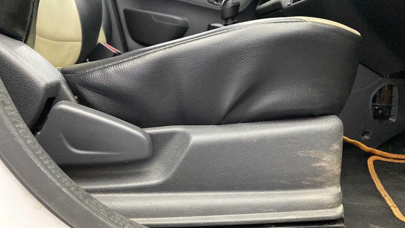 2016 Renault Kwid RXL, Petrol, Manual, 39,327 km, Driver Side Adjustment Panel
