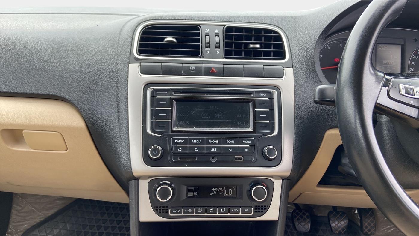 2014 Volkswagen Polo HIGHLINE1.2L, Petrol, Manual, 69,285 km, Air Conditioner