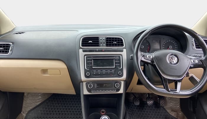 2014 Volkswagen Polo HIGHLINE1.2L, Petrol, Manual, 69,285 km, Dashboard
