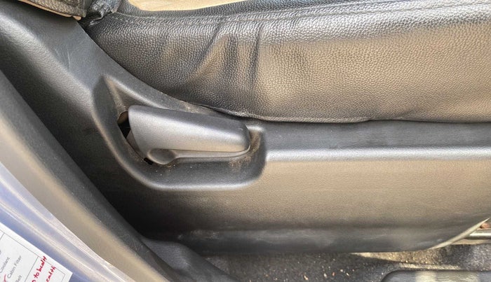 2015 Maruti Wagon R 1.0 VXI, Petrol, Manual, 56,620 km, Driver Side Adjustment Panel