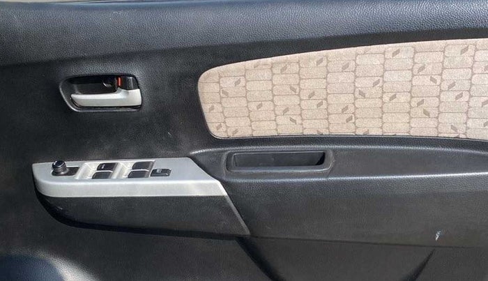 2015 Maruti Wagon R 1.0 VXI, Petrol, Manual, 56,620 km, Driver Side Door Panels Control