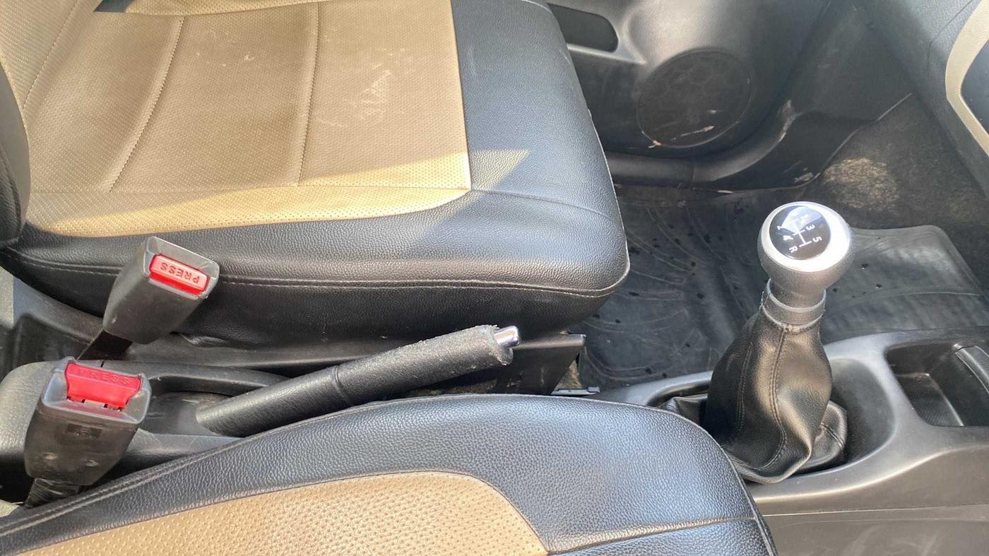 2015 Maruti Wagon R 1.0 VXI, Petrol, Manual, 56,620 km, Gear Lever