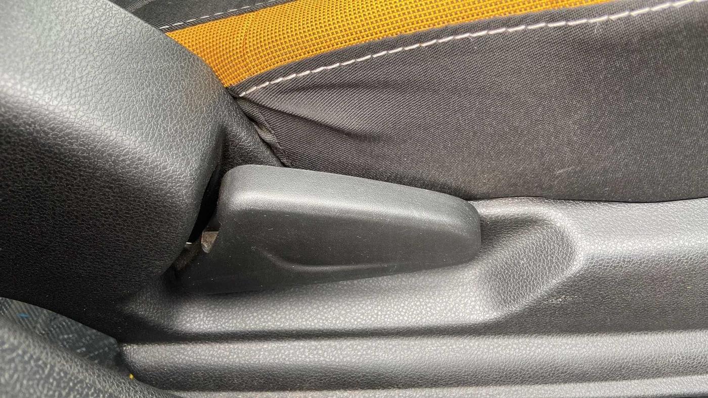 2023 Renault Kwid CLIMBER AMT 1.0, Petrol, Automatic, 4,588 km, Driver Side Adjustment Panel
