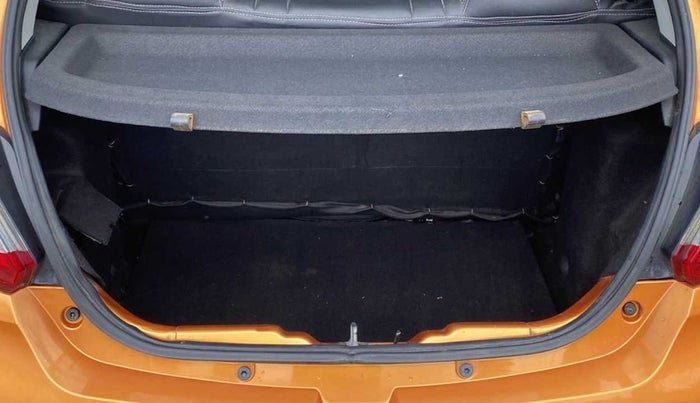 2018 Tata Tiago XT PETROL, Petrol, Manual, 71,137 km, Boot Inside