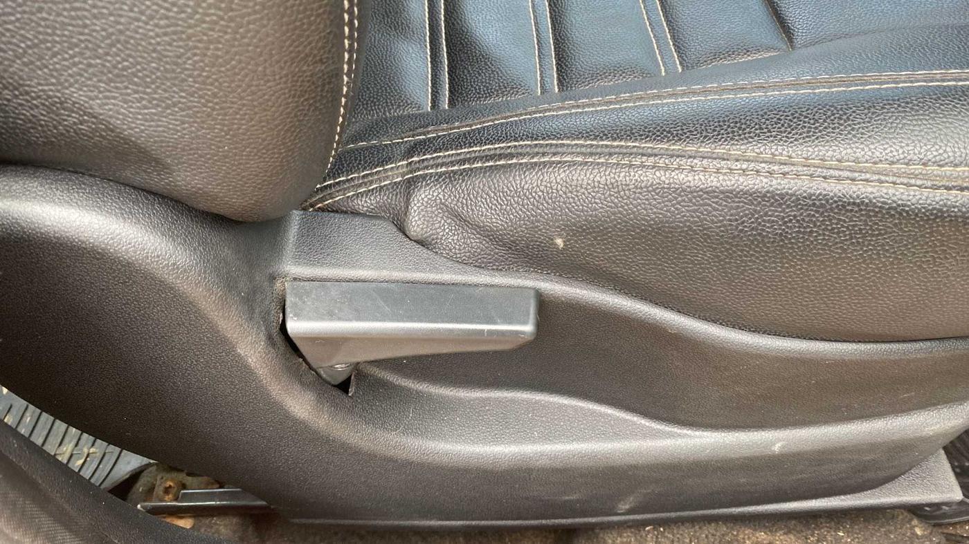 2018 Tata Tiago XT PETROL, Petrol, Manual, 71,137 km, Driver Side Adjustment Panel