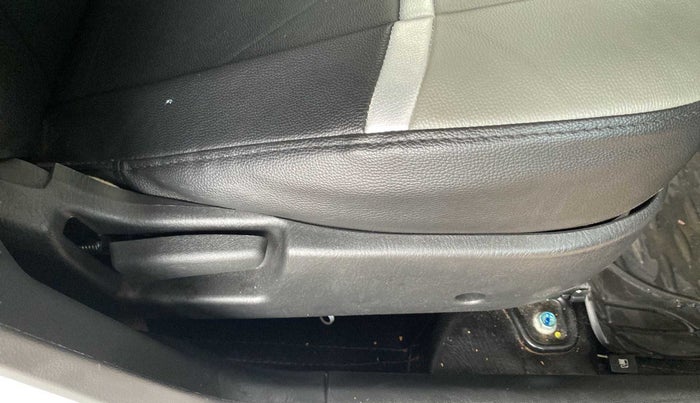 2023 Maruti Alto LXI O, Petrol, Manual, 1,013 km, Driver Side Adjustment Panel