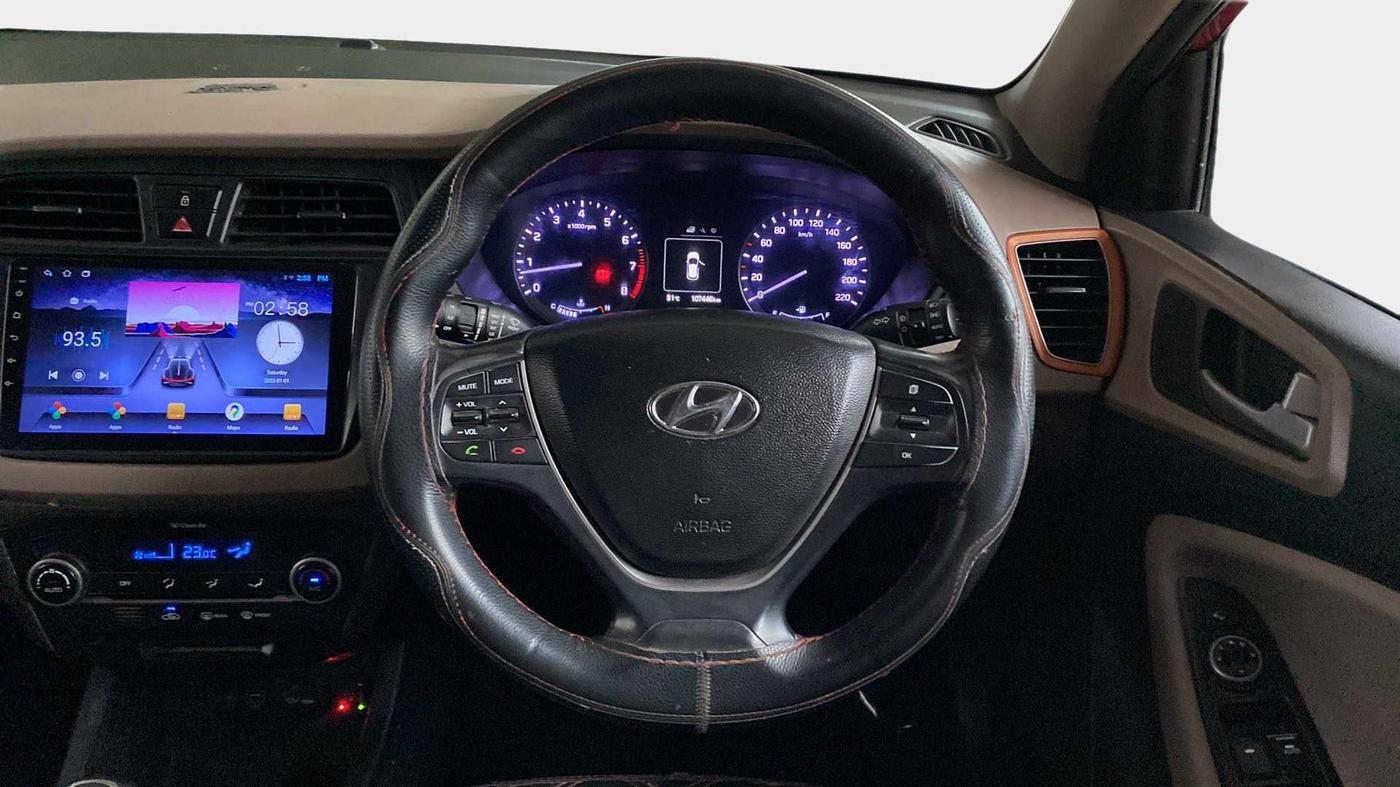 2015 Hyundai Elite i20 ASTA 1.2, CNG, Manual, 1,08,002 km, Steering Wheel Close Up