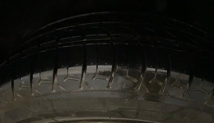 2018 Maruti Baleno DELTA PETROL 1.2, Petrol, Manual, 81,604 km, Left Rear Tyre Tread