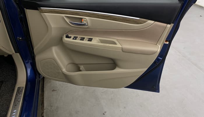 2021 Maruti Ciaz ZETA 1.5 SHVS MT PETROL, Petrol, Manual, 49,876 km, Driver Side Door Panels Control