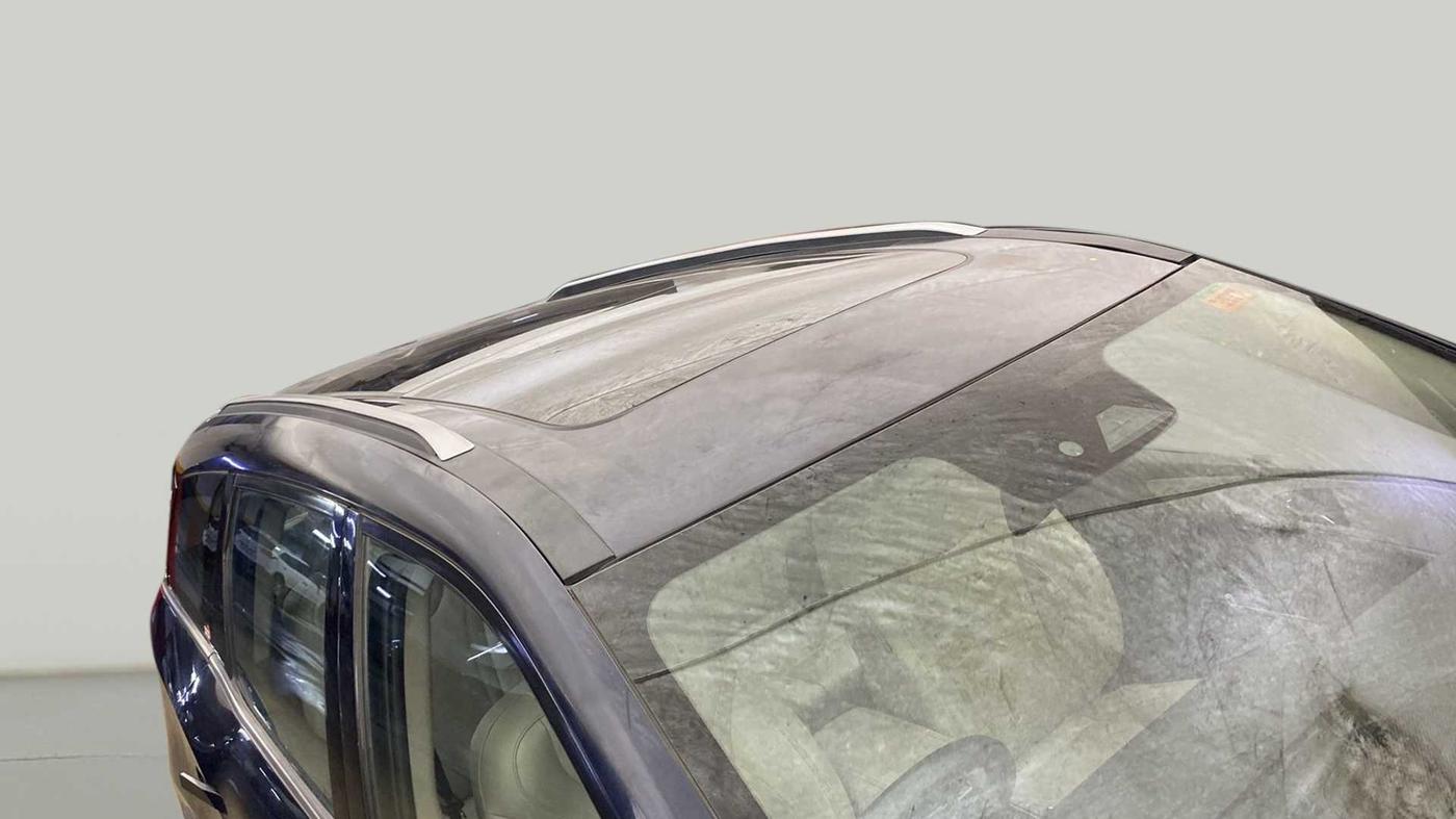 2022 Mahindra XUV700 AX 7 LUXURY D AWD AT 7 STR, Diesel, Automatic, 64,727 km, Roof