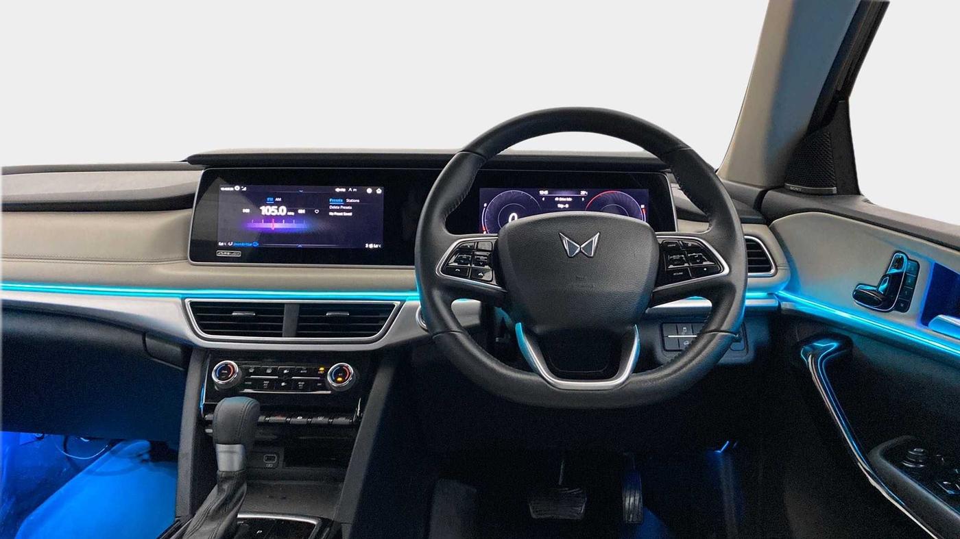 2022 Mahindra XUV700 AX 7 LUXURY D AWD AT 7 STR, Diesel, Automatic, 64,727 km, Steering Wheel Close Up