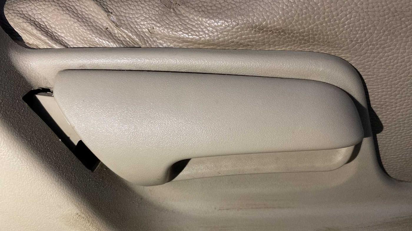 2016 Maruti Swift Dzire VXI, Petrol, Manual, 69,572 km, Driver Side Adjustment Panel